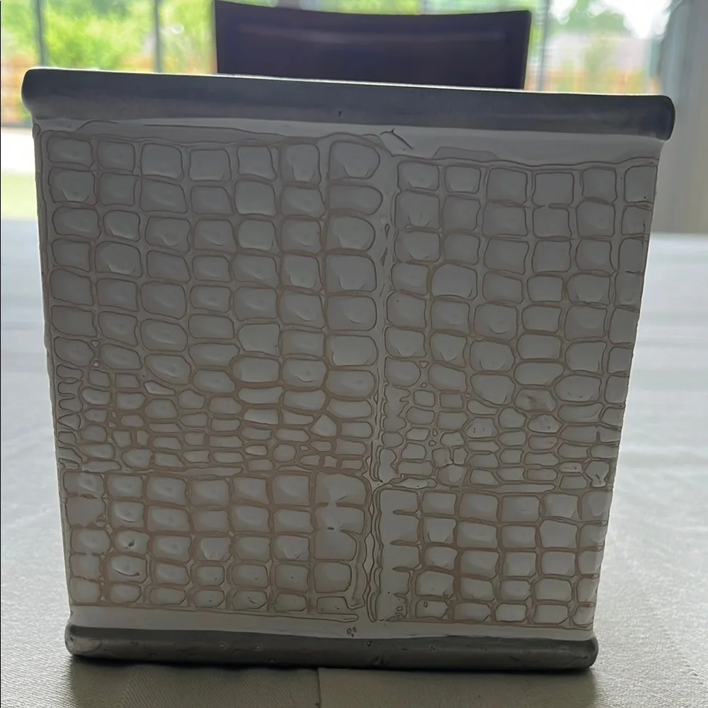 Elegant Textured Vase Holder Pot Planter